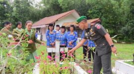 Dandim 1414/TTR, Letkol Arm Bani K. Sepang bersama jajarannya, Ziarah Ke TMP Buntu Lepong, di Taman Makam Pahlawan Buntu Lepong, Kecamatan Rantepao, Kabupaten Toraja Utara, Senin (08/01/2024). Foto Dok: Handover