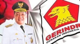 Ketua DPC Partai Gerindra Torut, Frederik Victor Palimbongn dan juga Wakil Bupati Toraja Utara. (Editing Foto/Jamaluddin).