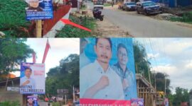 Jelang penetapan Paslon Kandidat Bupati Torut 2024-2029 nampak  baliho kedua bakal calon tersebut berdampingan di Jalan Poros Ba'tan-Buntao, Kabupaten Toraja Utara, Rabu (14/08/2024) pagi. Foto Dok:(Matius Mandarit/inspirasipos.com).