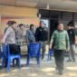 Ombas tiba di kantor Bawaslu Toraja Utara untuk memberi klarifikasi terkait mutasi atau pelantikan 147 pejabat ASN lingkup Pemkab Torut yang lalu. Ombas juga memberi klarifikasi ke pihak Gakkumdu setempat. Foto: Ist