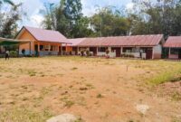 SDN 9 Sa'dan Tiro Allo, Kecamatan Sa'dan, Kabupaten Toraja Utara, sama sekali belum tersentuh bantuan pengadaan mobiler dan rehab sekolah. Foto Dok: Matius Mandarit/inspirasipos.com.
