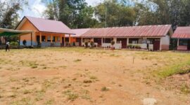 SDN 9 Sa'dan Tiro Allo, Kecamatan Sa'dan, Kabupaten Toraja Utara, sama sekali belum tersentuh bantuan pengadaan mobiler dan rehab sekolah. Foto Dok: Matius Mandarit/inspirasipos.com.