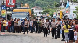 Pihak TNI-Polri dan Satpol PP kawal eksekusi objek sengketa lahan di Japal, Kecamatan Rantepao, Kabupaten Toraja Utara, Sulawesi Selatan, Jumat (20/12/2024) pagi. Foto Dok: Ist.