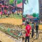 Nampak Anggota Resmob Polres Tator tiba di TKP dan langsung melakukan pembongkaran Arena Judi Sabung di Lembang Tumbang Datu, Kecamatan Sangalla Utara, Kabupaten Tana Toraja, Sulawesi Selatan, Jum'at (24/01/2025) siang.
