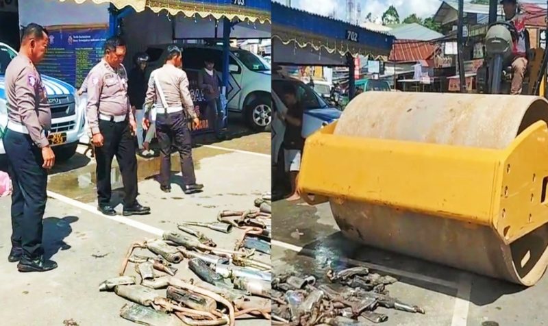 Nampak Kasatlantas Polres Torut Iptu Marzuki, KBO Lantas Ipda Zeth, Bripka Joni dan para jurnalis menyaksikan pemusnahan knalpot Brong menggunakan alat berat jenis walas, di samping Poslantas Rantepao, Kabupaten Toraja Utara, Sulawesi Selatan, Senin (4/03/2025). Foto Dok: (Ist).