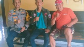 Kapolsek Bumi Raya, Iptu Amir Amsah (kiri), Pempred media koran online transtribun.com dan Pempred media koran online inspirasipos.com di Mapolsek Bumi Raya, Morowali Utara, Sulteng, Senin (17/03/2025). Foto Dok: Redaksi 