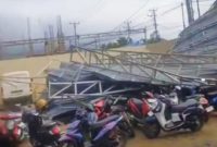 Angin Puting Beliung yang menerjang tempat pencucian mobil di Desa Lalampu, Kecamatan Bahadopi, Kabupaten Morowali, Sulteng Selasa (29/04/2025) pagi.