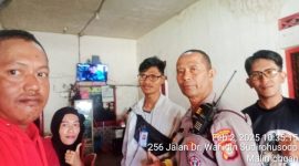Foto bareng Tim investigasi inspirasipos.com, dari kiri ke kanan: Arei Mean, Aliah, Broo Waca, Kepala Binmas Polsek Wajo, Arie Kasih Sabitau kabiro Media semangatkarya.com di Kota Makassar usai melakukan investigasi terkait mafia tanah di Kawasan Makassar, 2 Februari 2025 lalu.