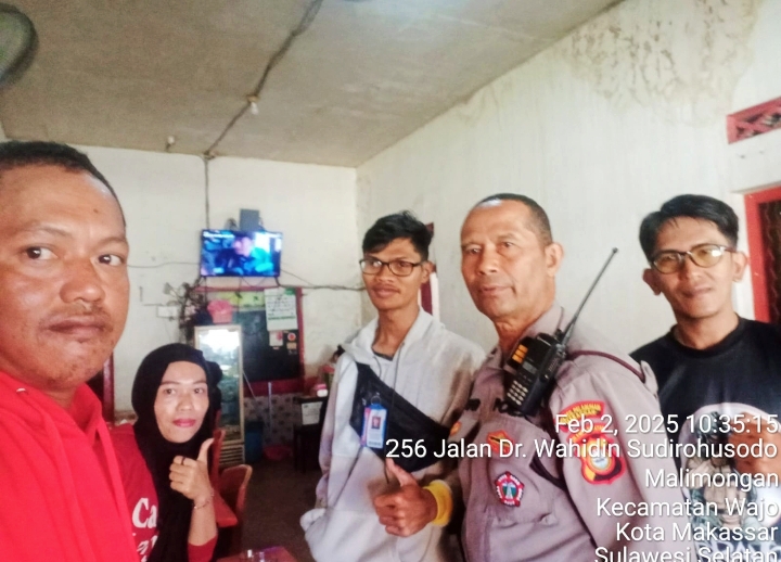 Foto bareng Tim investigasi inspirasipos.com, dari kiri ke kanan: Arei Mean, Aliah, Broo Waca, Kepala Binmas Polsek Wajo, Arie Kasih Sabitau kabiro Media semangatkarya.com di Kota Makassar usai melakukan investigasi terkait mafia tanah di Kawasan Makassar, 2 Februari 2025 lalu.