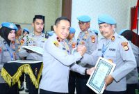 Polres Torut terima penghargaan nominasi terbaik kategori pelanggaran terminim. Foto Dok: Handover