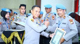 Polres Torut terima penghargaan nominasi terbaik kategori pelanggaran terminim. Foto Dok: Handover