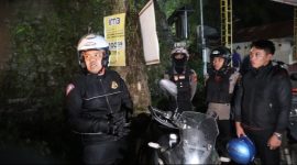 Kapolres Torut AKBP Luckyto sedang melakukan patroli keliling di tempat ibadah. Foto Dok: Ist.