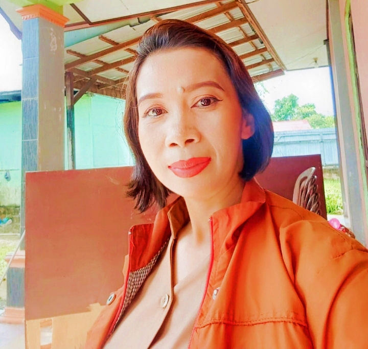 Bidan Irma Tendengan dari Kabupaten Mappi Papua Selatan Ikut Prihatin Adanya Kisruh PPPK Tahap II di Torut yang diwarnai 
