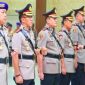 Kapolda Sulsel pimpin Sertijab sejumlah pejabat utama dan Kapolres Jajaran. Kapolres Barru resmi dijabat AKBP Ananda Fauzi Harahap menggantikan AKBP Dodik Susiantodi di Aula Mappaodang Mapolda Sulsel, Selasa (8/7/2025). Foto Dok:(Humas)