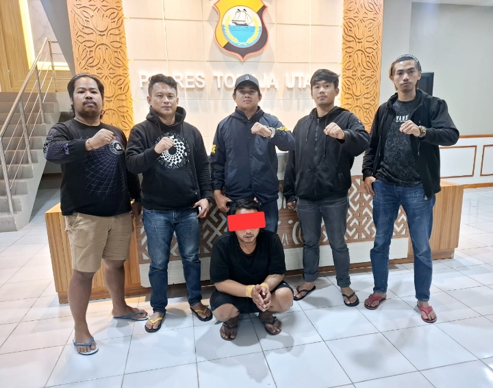 Tim Resmob Polres Torut saat amankan terduga pelaku. Foto Dok: Ist.