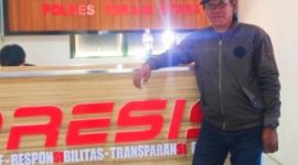 Dewan Penasehat Media Koran Online inspirasipos.com, Arnold Hutasoit saat menyambangi Mapolres Toraja Utara. Foto. Dok: Istimewa.