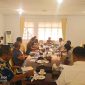 Anggota DPRD Toraja Utara dari Fraksi Partai Golkar, Kalvin Para’pak bersama anggota komisi 2 saat menyampaikan masukan kualitas layanan air Perumda yang perlu dibenahi. Foto Dok: Redaksi/inspirasipos.com