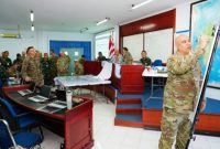Nampak Instruktur perwakilan dari US Army tegah menggambarkan penerapan Military Decision Making Process (MDMP)di Seskoal, Jakarta, Senin (25/08/2025). Kegiatan itu berlangsung sejak 25 Agustus hingga 4 September 2025. Ket. Foto: Redaksi inspirasipos.com