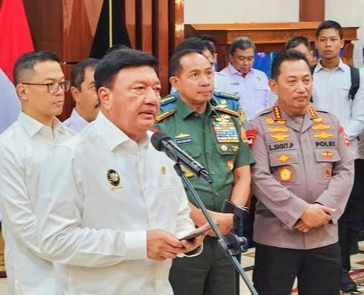 Dari Kiri : Menko Polkam Budi Gunawan, Panglima TNI Jenderal Agus Subiyanto dan Kapolri Jenderal Listyo Sigit Prabowo. Foto Dok: Ist