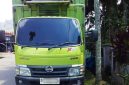 Satu Unit truk enam roda dengan nomor polisi DT 8XX6 KE, diduga membawa tabung ilegal dari Pangkep dibongkar di Jalan Kartika, depan Kompleks Asrama Kodim 1414/Tator, Rantepao, Jumat pagi (19/9/2025). (ist)