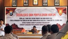 Kompol Dr. Heriyanto saat menyampaikan sosialisasi penegakkan hukum, diikuti oleh Waka Polres Kompol Marthen Muni, SH, Pejabat Utama (PJU), Kapolsek dan Kanitres Se-Toraja Utara, serta personil dari berbagai fungsi. Foto Dok: Revan/inspirasipos.com